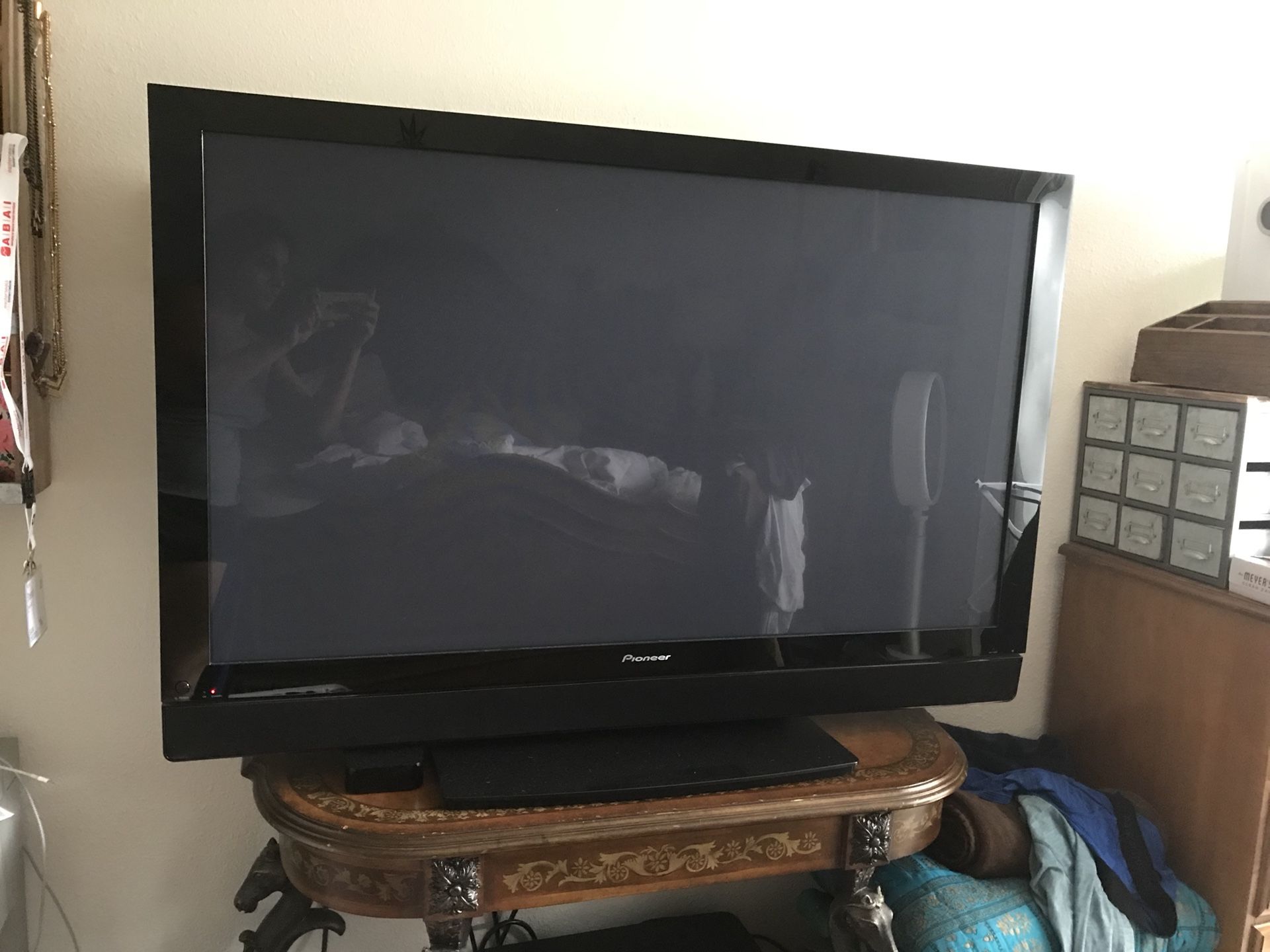 Pioneer PDP-5070PU 50” Plasma with speaker bar