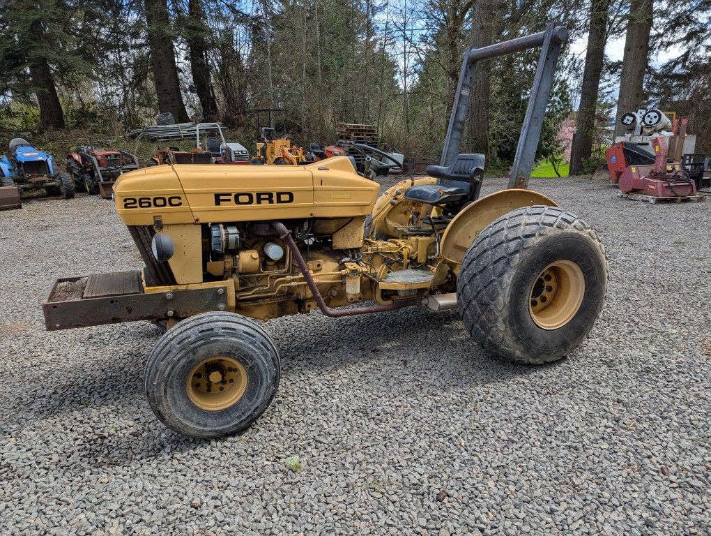 Ford 260C Tractor