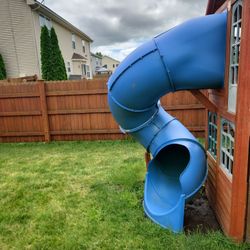 Toys R Us Slide