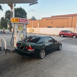 2001 Lexus IS