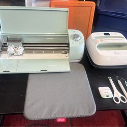 Cricut Explore Air 2 w/Heat press and tools