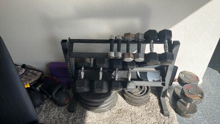 Weight rack/ dumbbells