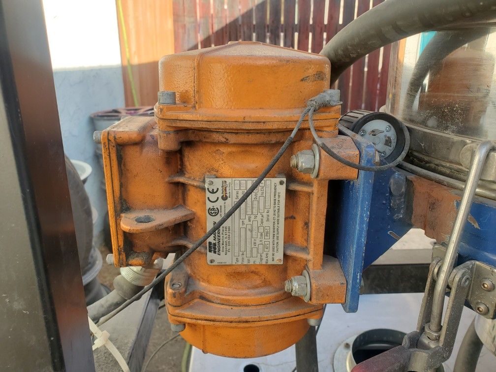 Martin Engineering Vibrator