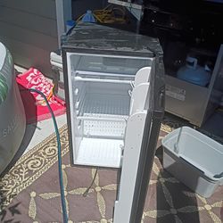 Little refrigerator 