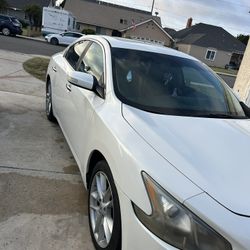 Nissan Maxima 
