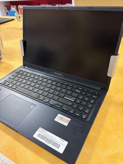 Asus Vivobook Windows 11 15.6" LCD Laptop  |  $0 Down Available! 