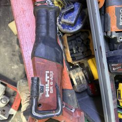 Saw saw , Bateries And Charger 