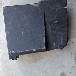 Fuse box/ Battery cover