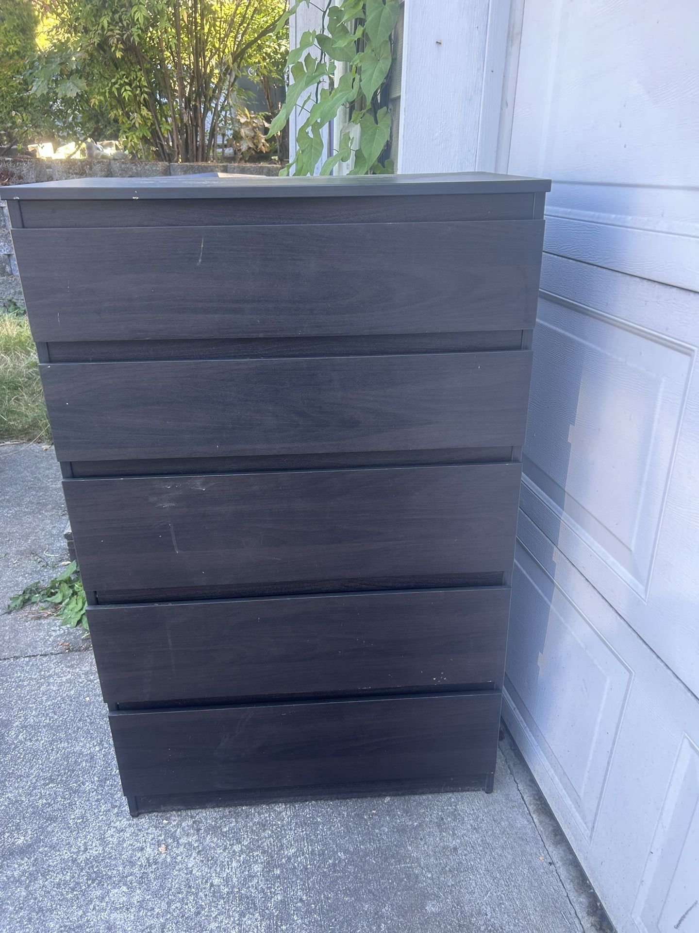 Dresser 5 Drawer Black Used