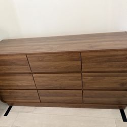Modern 9 Drawer Dresser