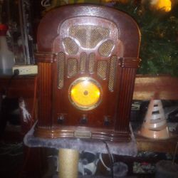 Thomas Edison Style Radio From 1989