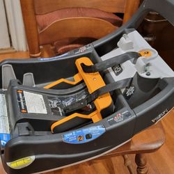 Chicco Fit2 Infant & Toddler Carseat