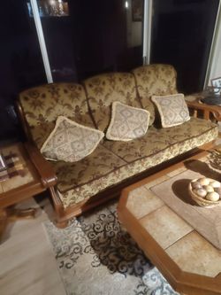 Oak sofa and 2 chairs