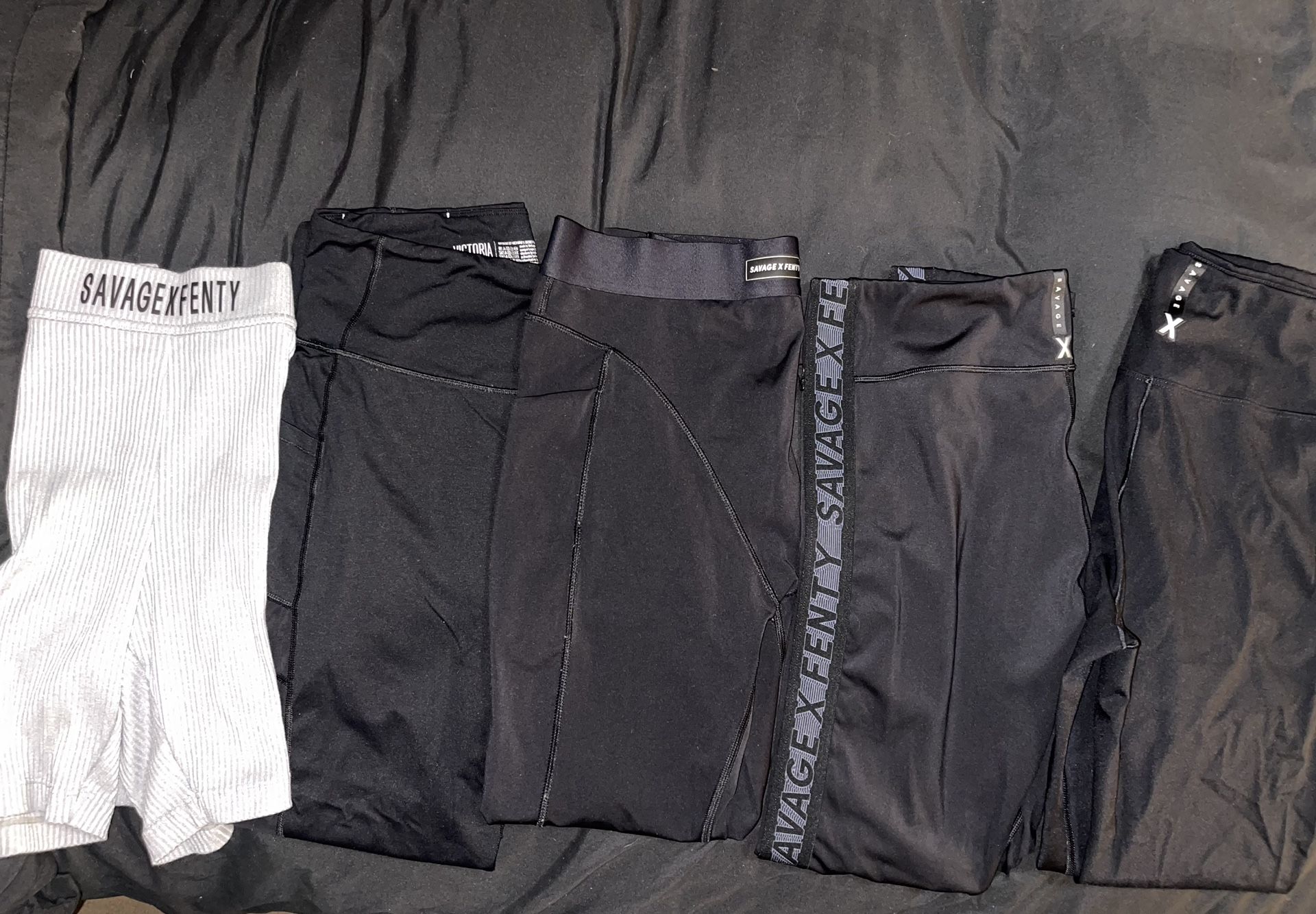 4 SAVAGE X FENTY & 1 VICTORIAS SECRET Large 12/14 Leggings / Biker Shorts