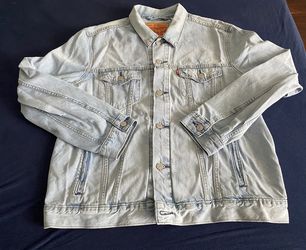 Men’ Levi Jean Jacket size L (brand new)