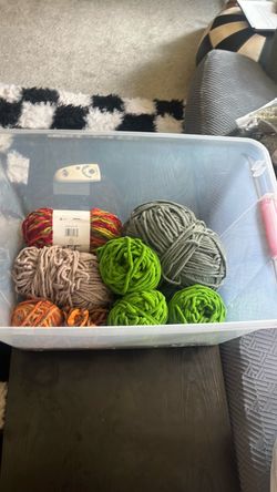 Bernat Blanket yarn mixed lot