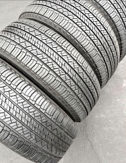 245/60/18 Michelin 📍📍 Vendo un set de llantas con 80% de vida las 4 📍🌟