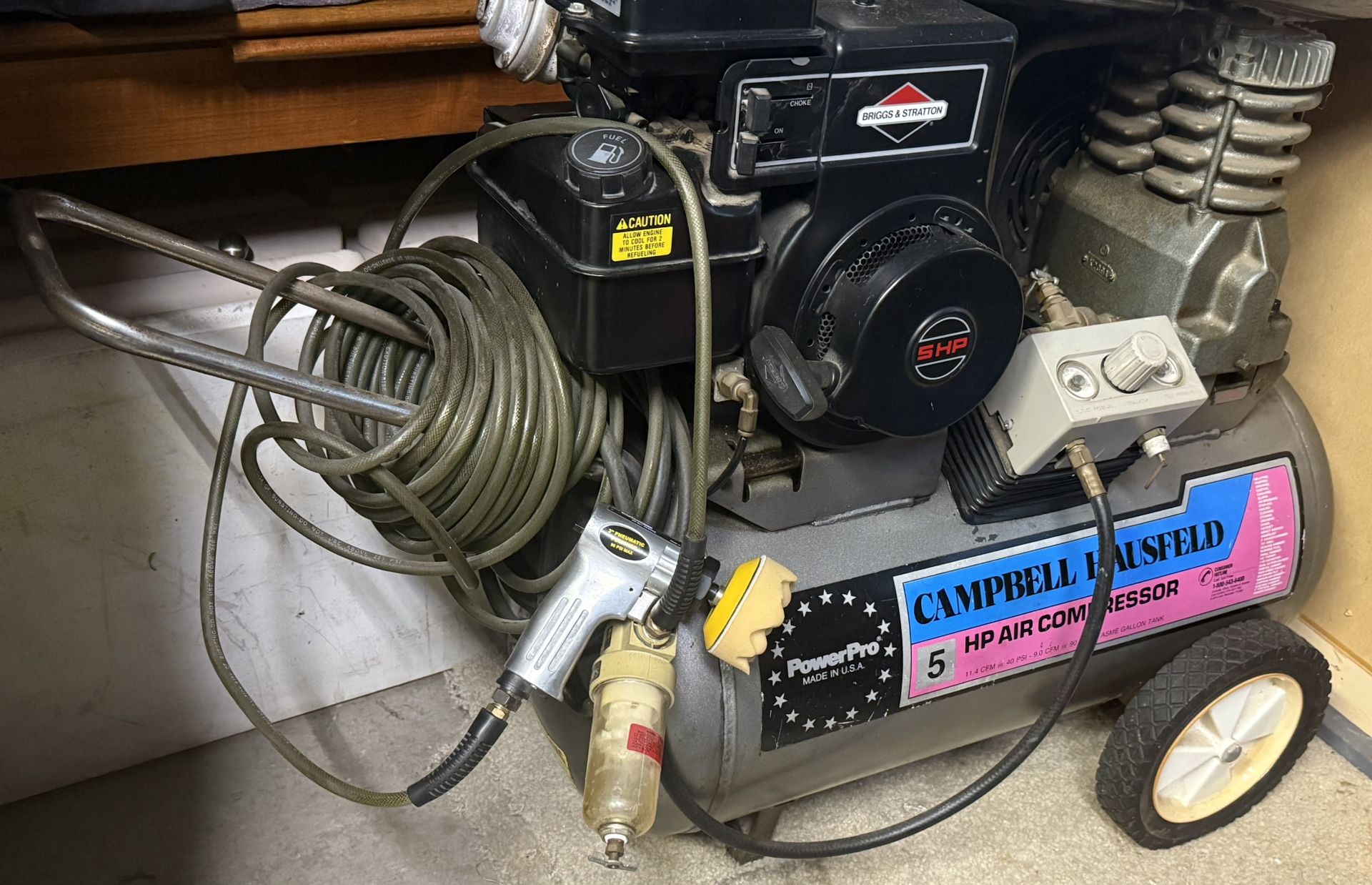 Air Compressor 5 HP 20 Gallon Tank Older Model