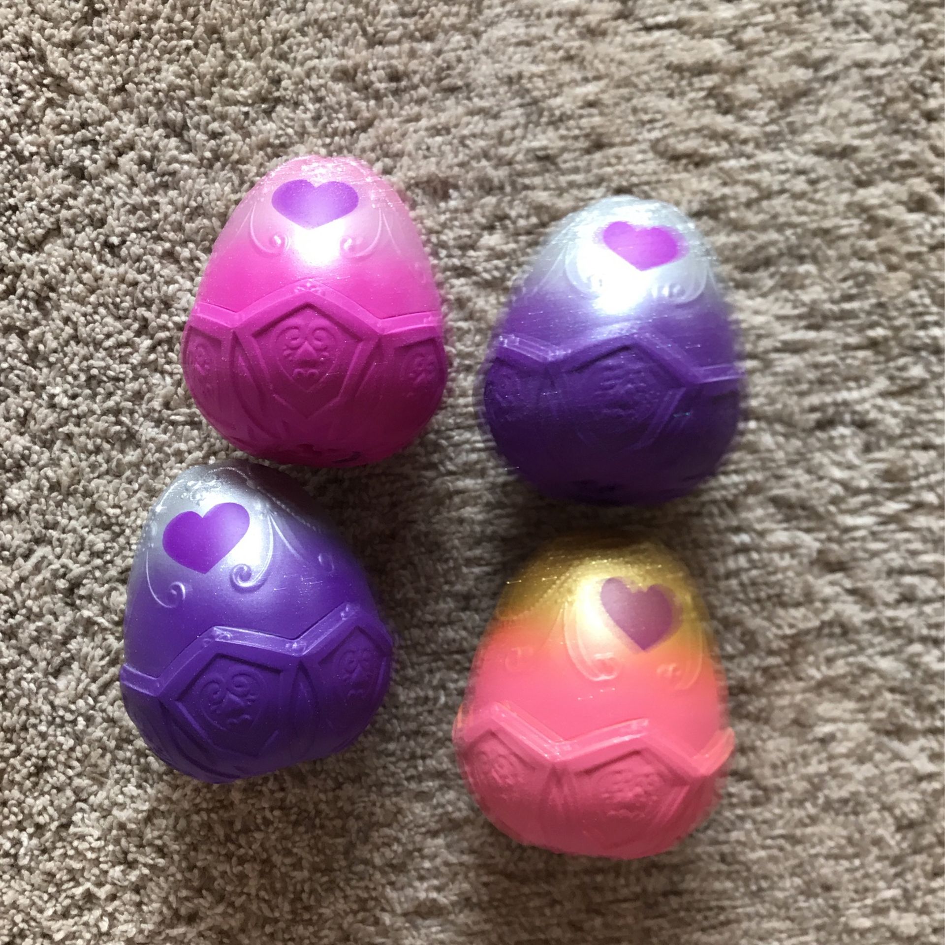 Hatchimals Pixies Royal Snowball Surprise Eggs