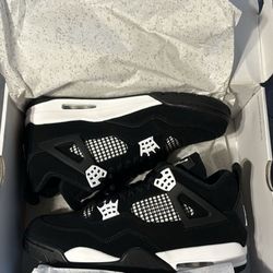 Air Jordan 4 Retro White Thunder Size 11