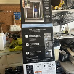 Luminaire Double Retractable Screen Door