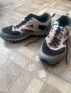 Running Shoes Mens Size 13 K - Swiss