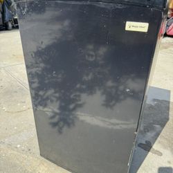 Mini fridge