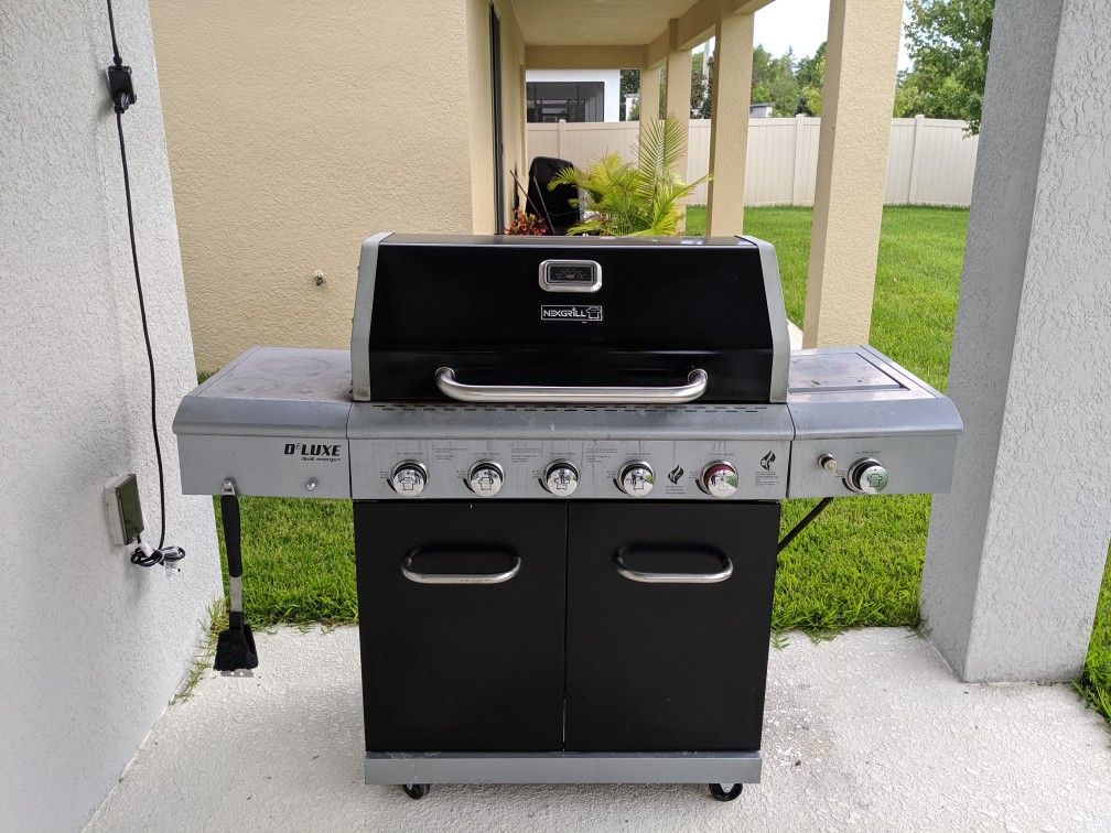 Gas BBQ grill