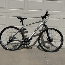 Novara Buzz 700c | 27 Gear Hybrid | 20 Inch Frame