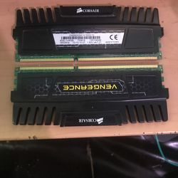 CORSAIR VENGEANCE 1600 MHz DDR3 2X 8gb Sticks 