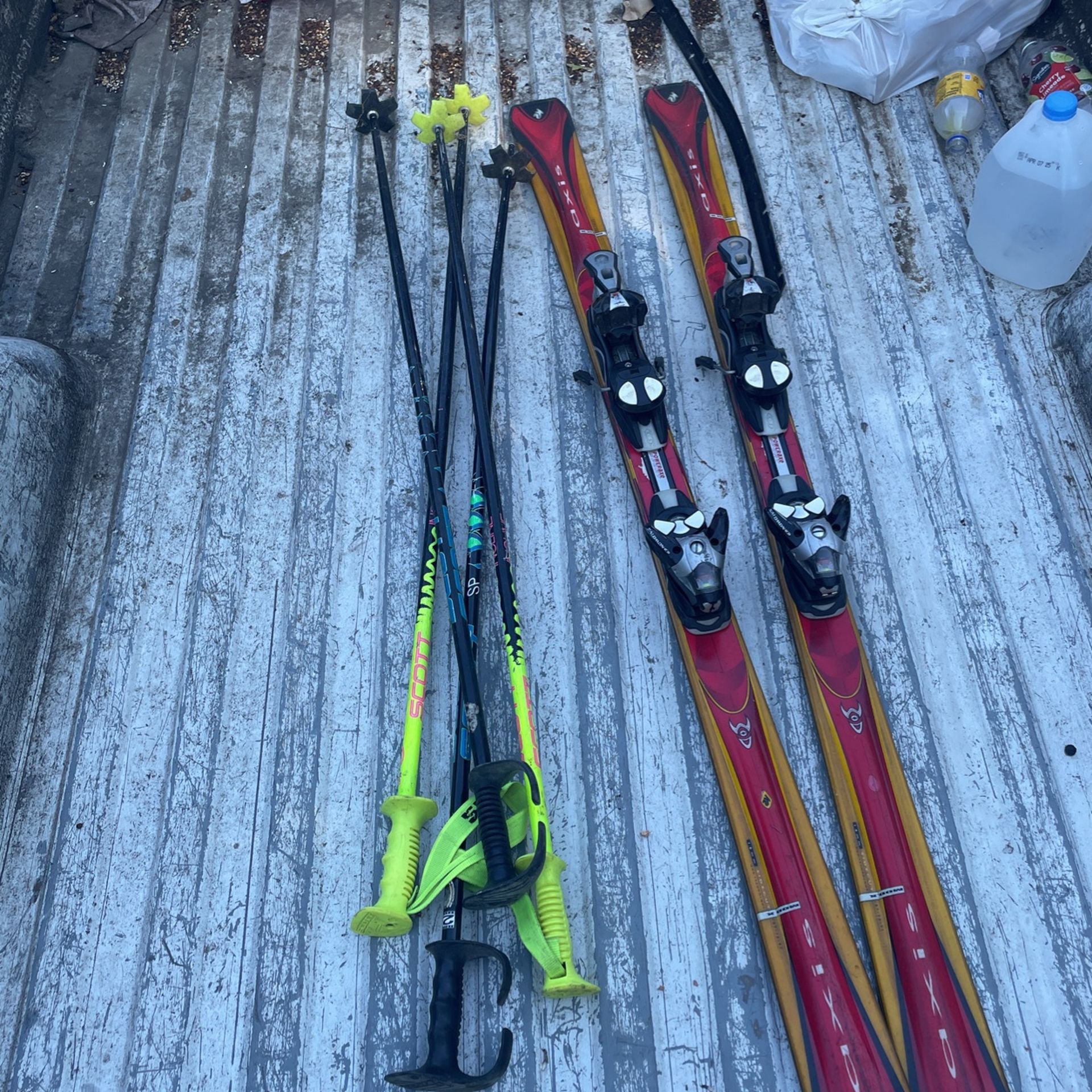 K2 AXIS Skis 167cm / 16mm Sidecut MOD Technology with Salomon S912 Ti Bindings