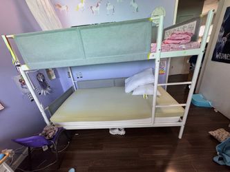 Bunk bed twin size
