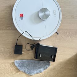 Roborock Q7 M5 Robot Vacuum & Mop Combo – White