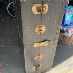 1920 Travel trunk