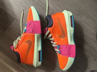 Lebrons basketball shoes,size 13