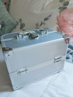 Silver Make-up box