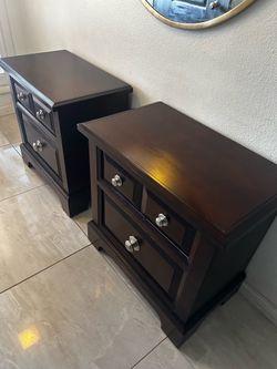 Collezione Europa Nightstands Set