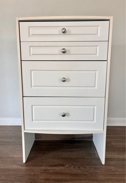 SMALL WHITE DRESSER