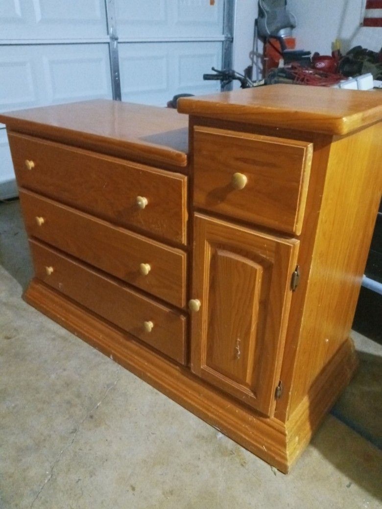 Dresser
