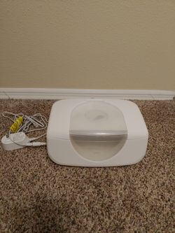 Gently used diaper wipe warmer