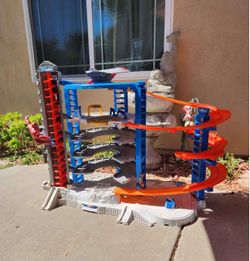 Hot Wheels Super Ultimate Garage Playset