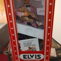 ELVIS A SECOND IN SERIES DECANTER WITH WHISKEY AND MUSIC BOX