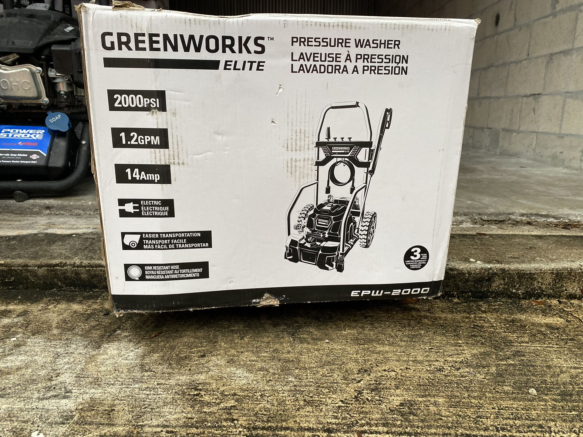 2000 PSI Pressure Washers 