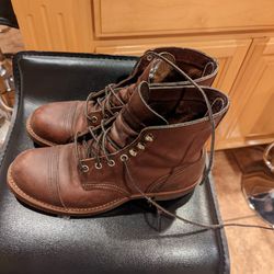 Red Wing Iron Ranger size 9.5/10