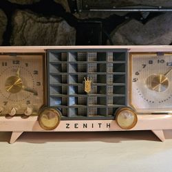 Zenith 519V FAIRLINE PINK and black 1956 AM tube clock radio