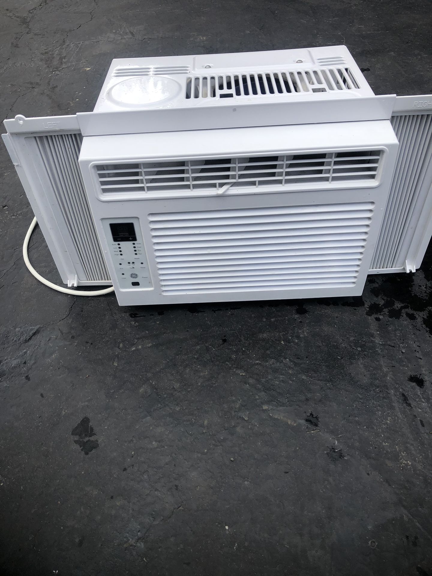 Very Good Condition GE Air Conditioner
