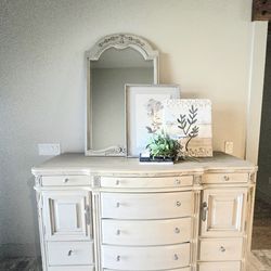 Buffet/dresser