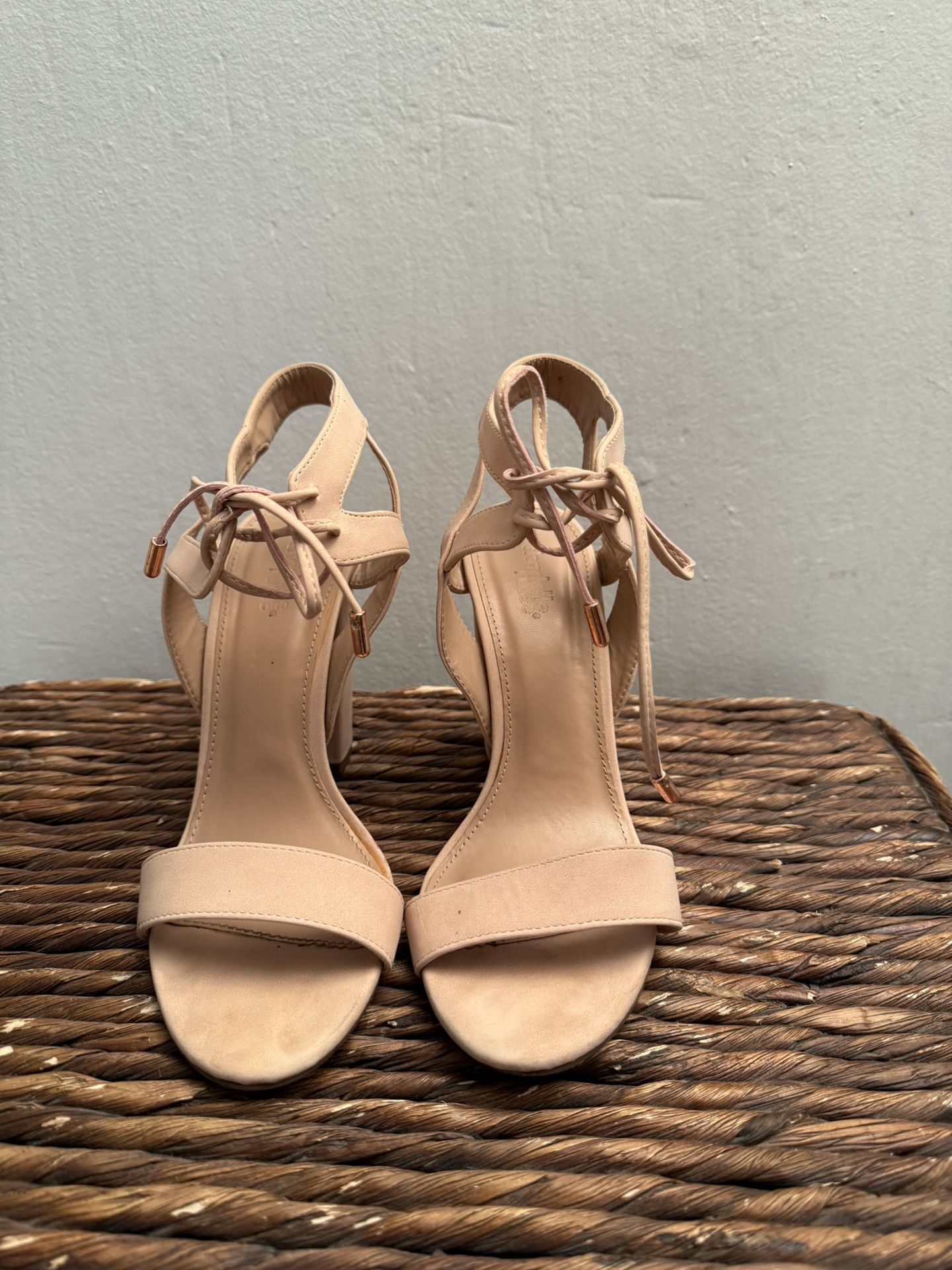 Nude/light Pink Heels