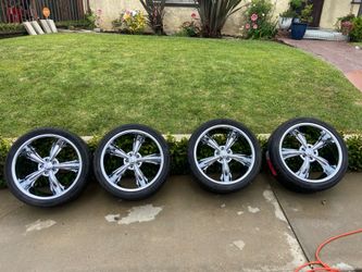 20 inch Borghini wheels 5x5.5” bolt pattern