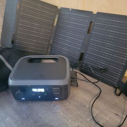 Ecoflow River 3 comes with Panels all cords connectors and carry case